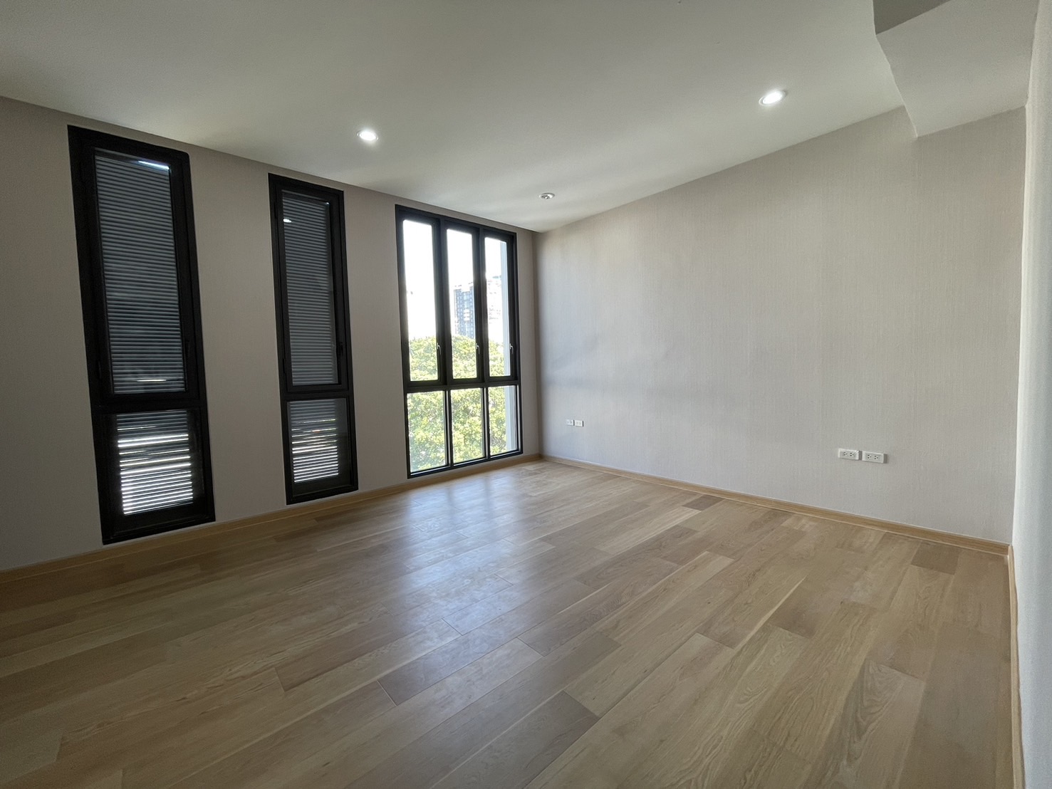 Home Office LM000910