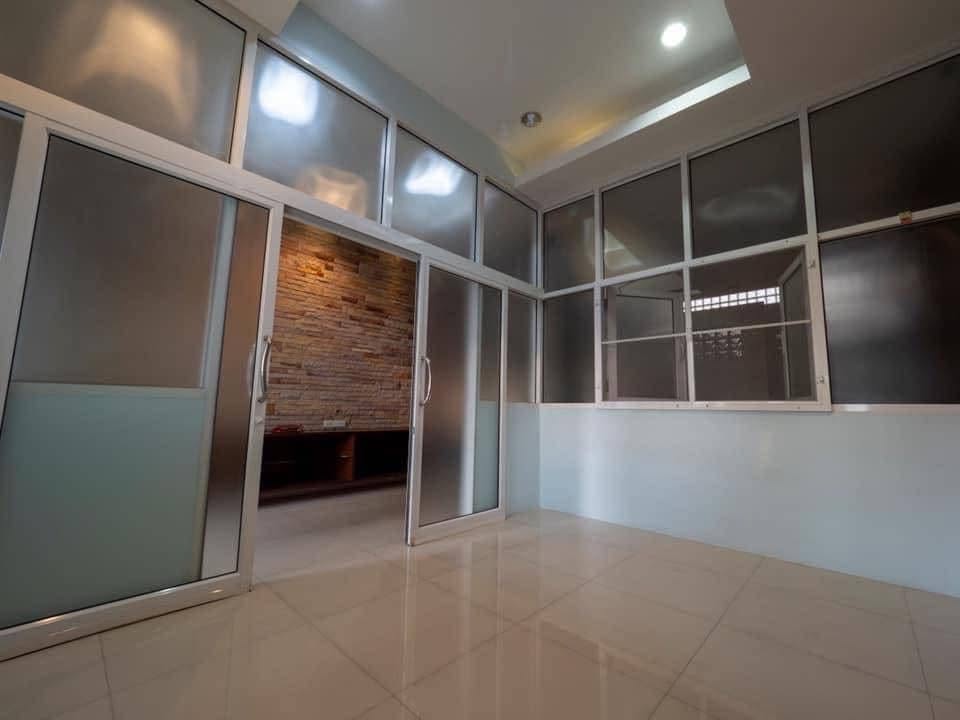 Home Office LM000912