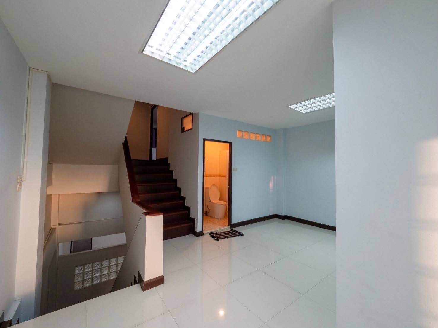 Home Office LM000912