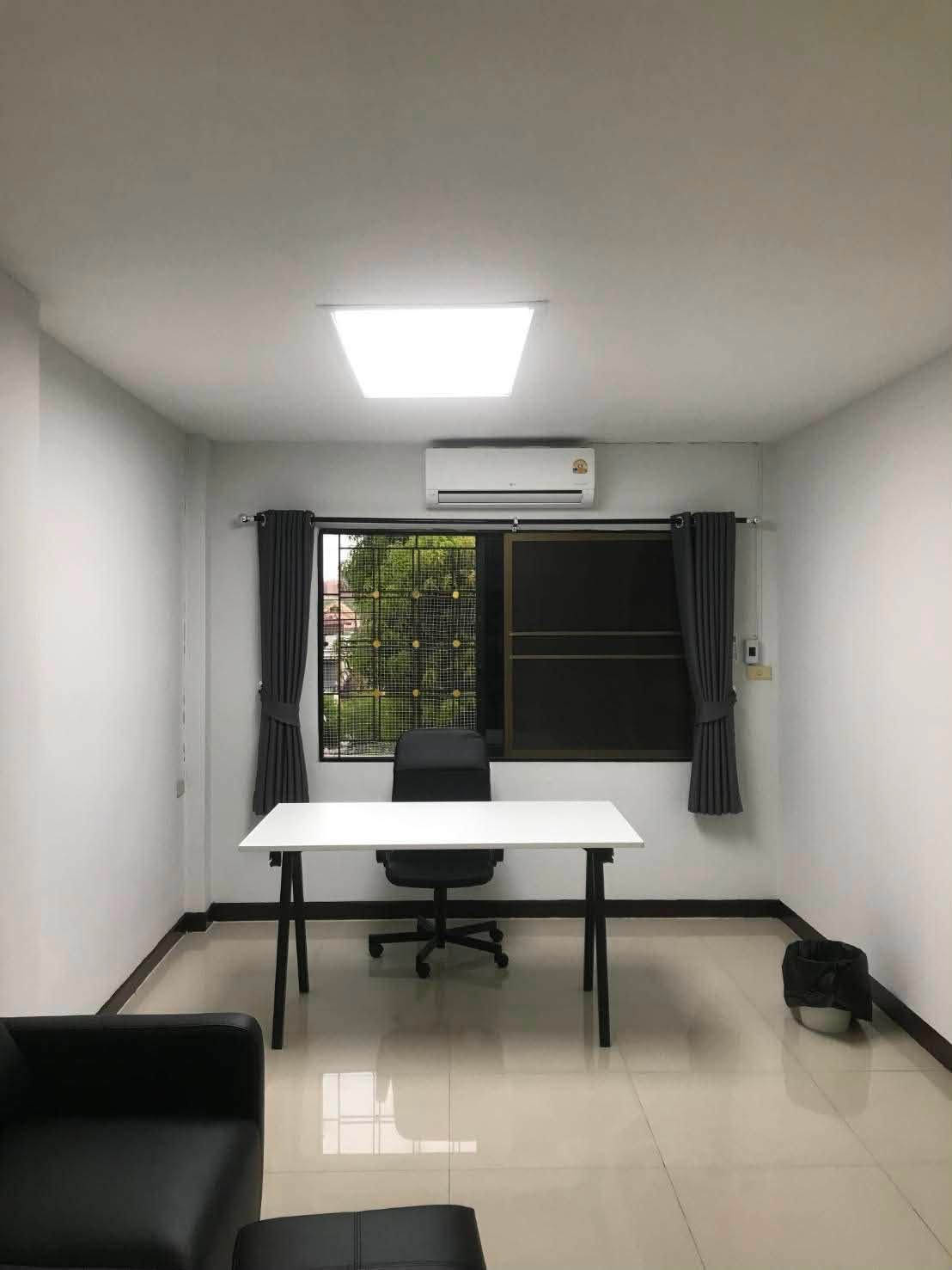 Home Office LM000912