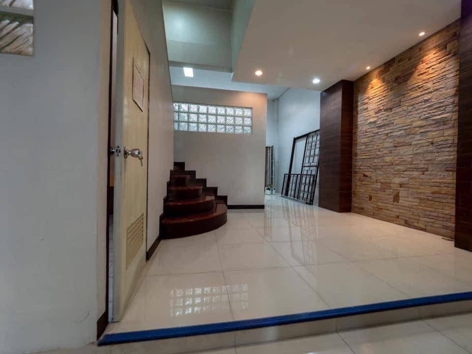 Home Office LM000912