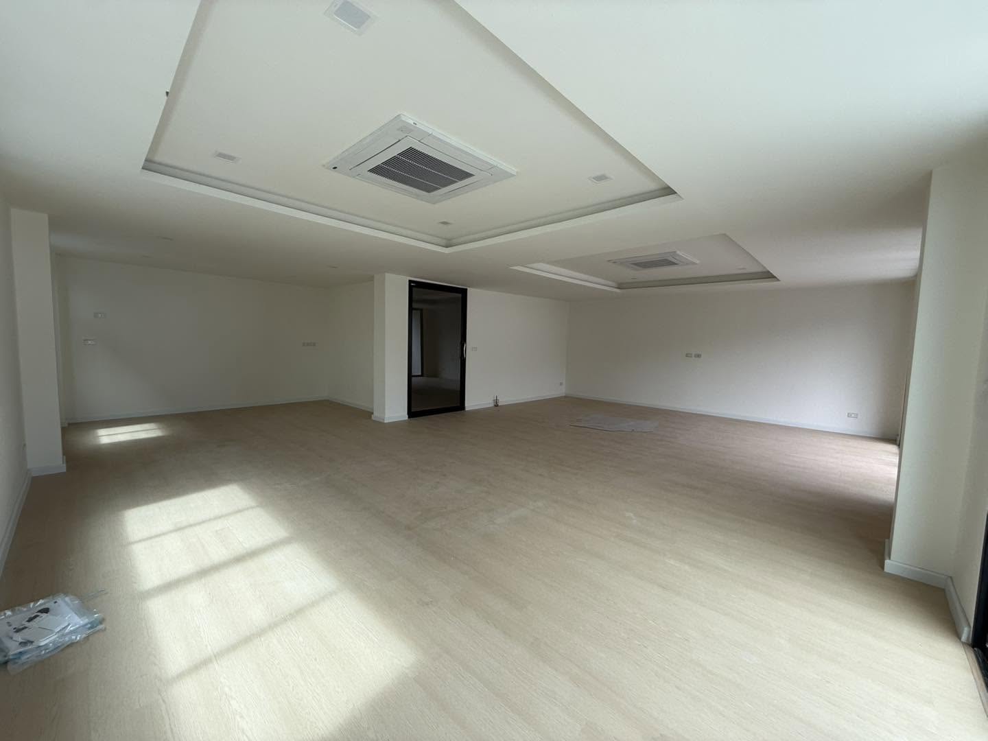 Office LM000913