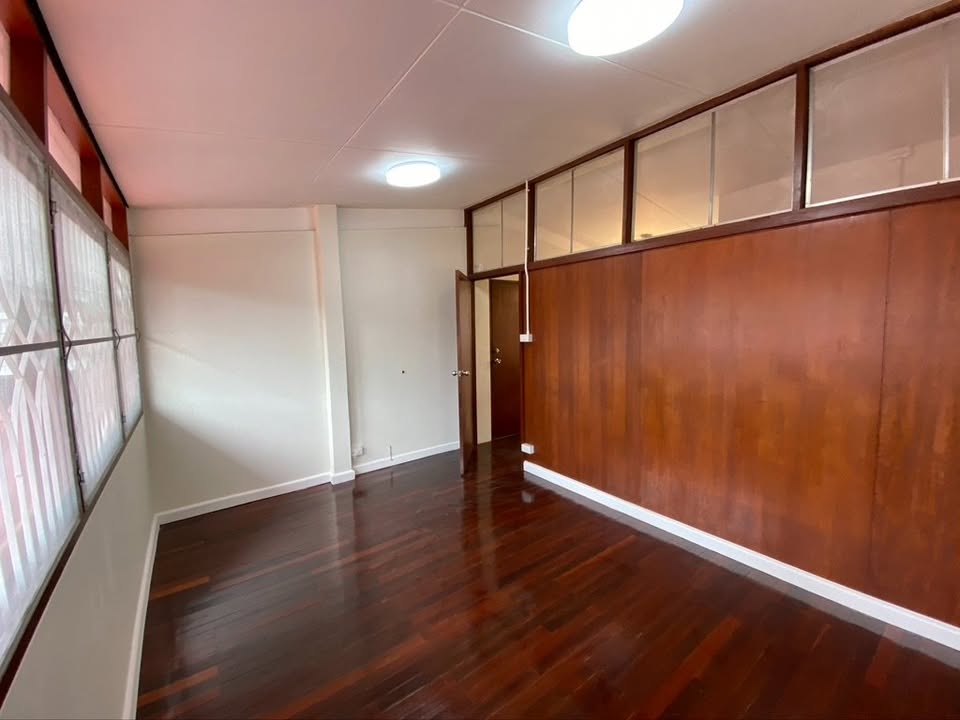 Home Office LM000929